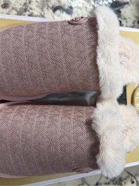 MICHAEL Michael Kors Soft Pink Slippers